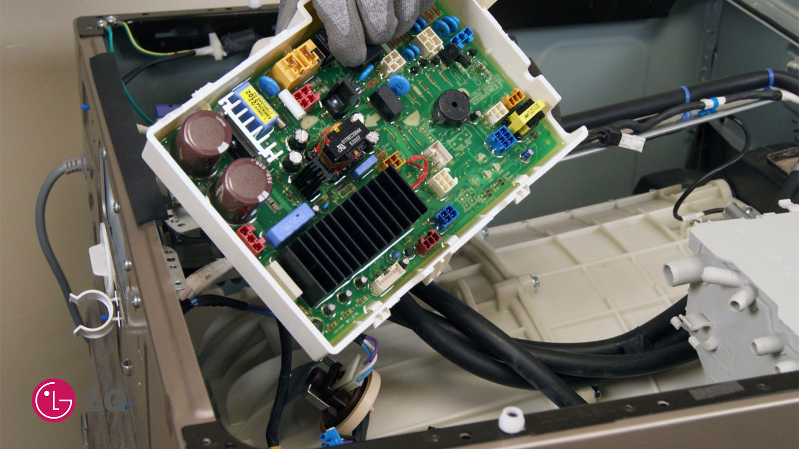 برد کنترل لباسشویی را تعویض کنید